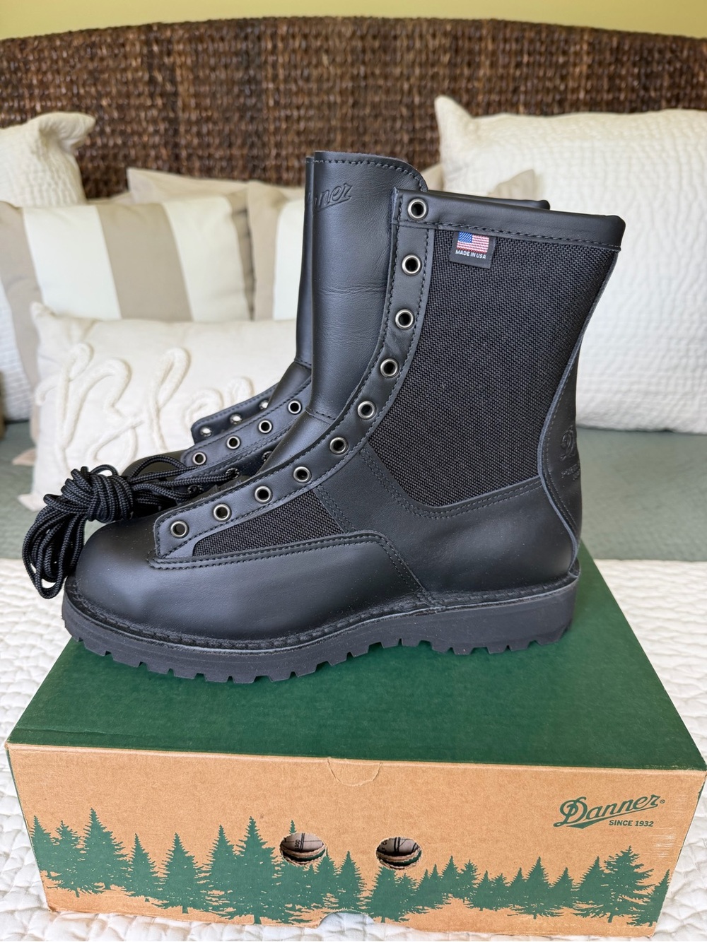 Danner Men's Acadia Black Lace-Up Duty Boot Size 10EE 8”